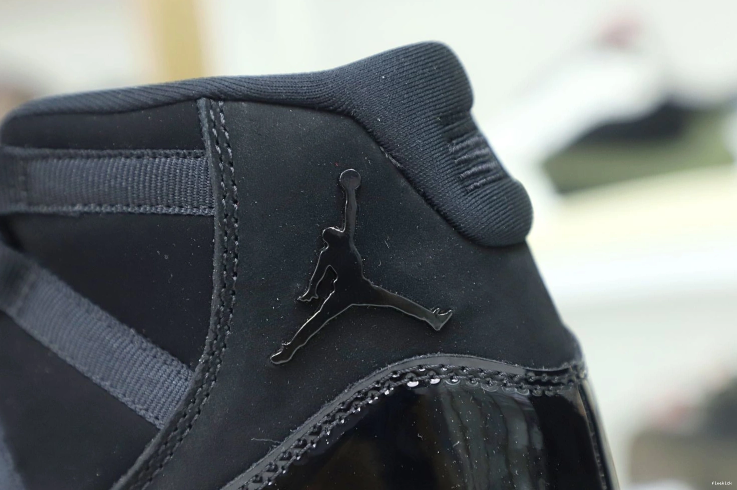 'CAP 11 AND GOWN' AIR RETRO JORDAN 1003